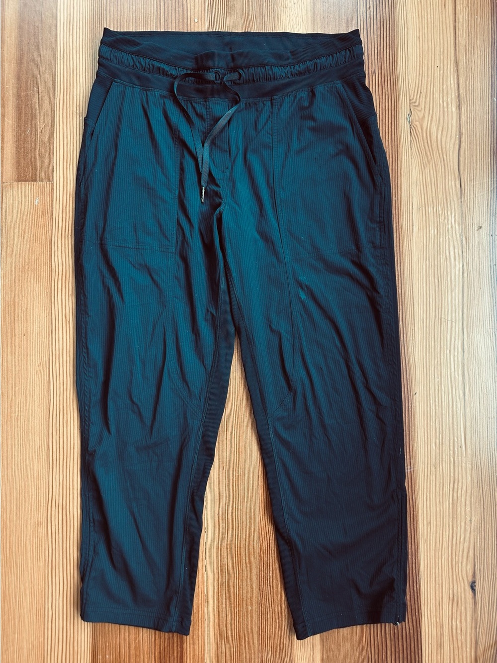 Lululemon Black Dance Studio Mid-Rise Cropped Pants size 10
